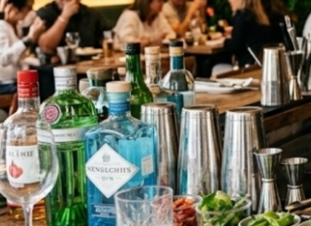 Bartender de Experiencias y Dinamizador de Ventas en Barra